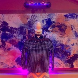 (Boys) size 6 Gucci button up shirt.